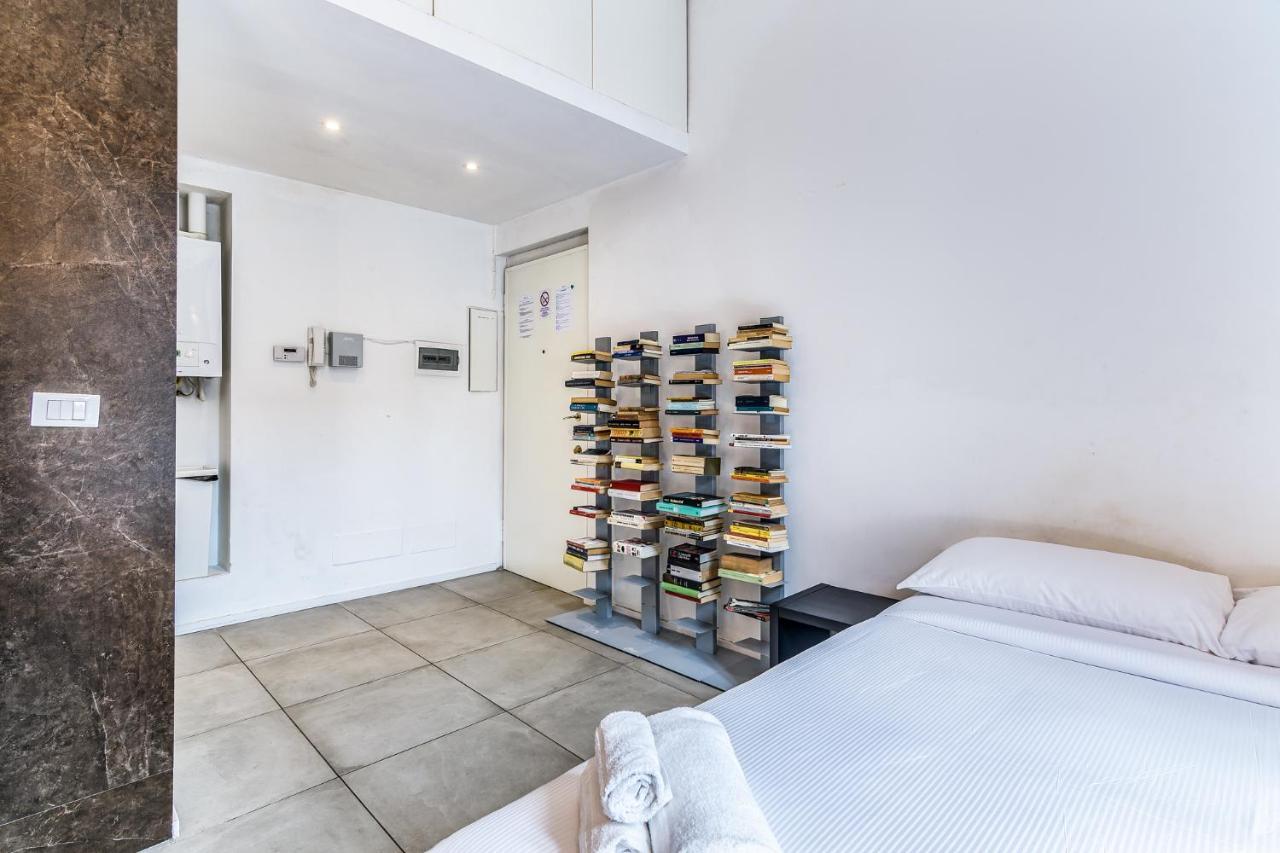 Studio Stazione Centrale Милано Екстериор снимка