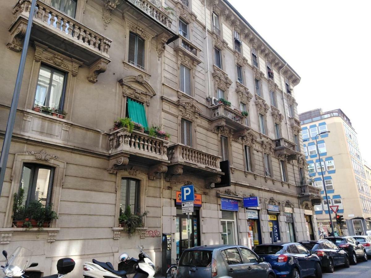 Studio Stazione Centrale Милано Екстериор снимка